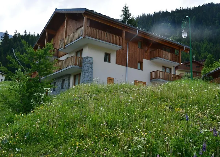 Vacancéole - Résidence Les Chalets de la Ramoure